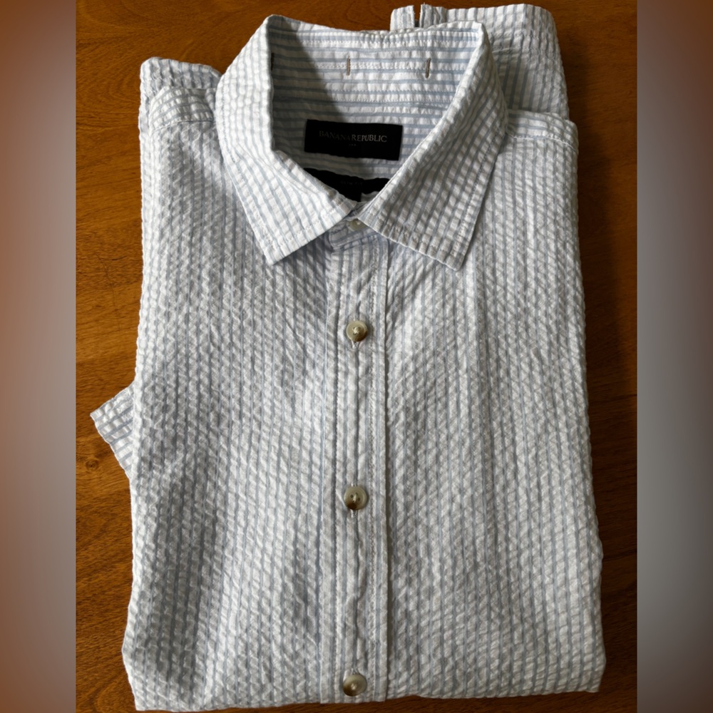 Banana Republic Light Blue and White Seersucker Short Sleeve Button-Down Shirt